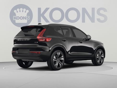 Used 2023 Volvo XC40 B5 Ultimate w/ Climate Package AWD/4WD image 4