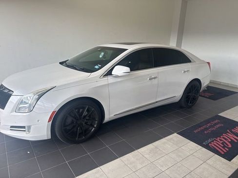 Used 2016 Cadillac XTS Luxury FWD image 1