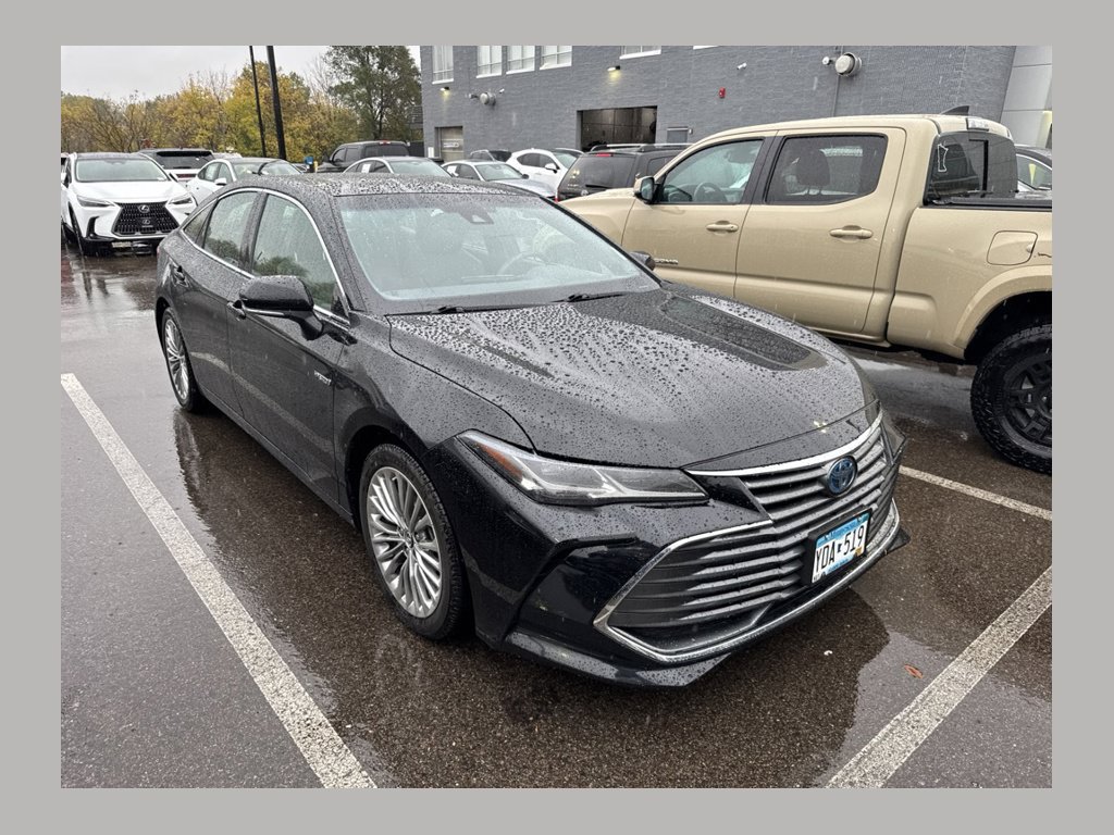 Used 2019 Toyota Avalon Limited w/ Carpet Mat Package FWD image 1