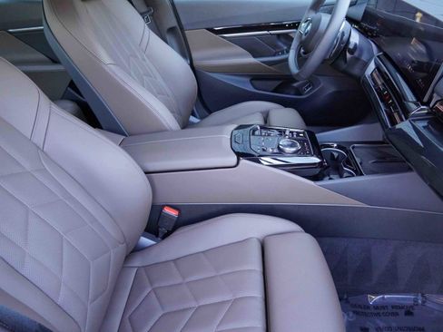 Certified 2025 BMW 530i xDrive w/ Premium Package image 12