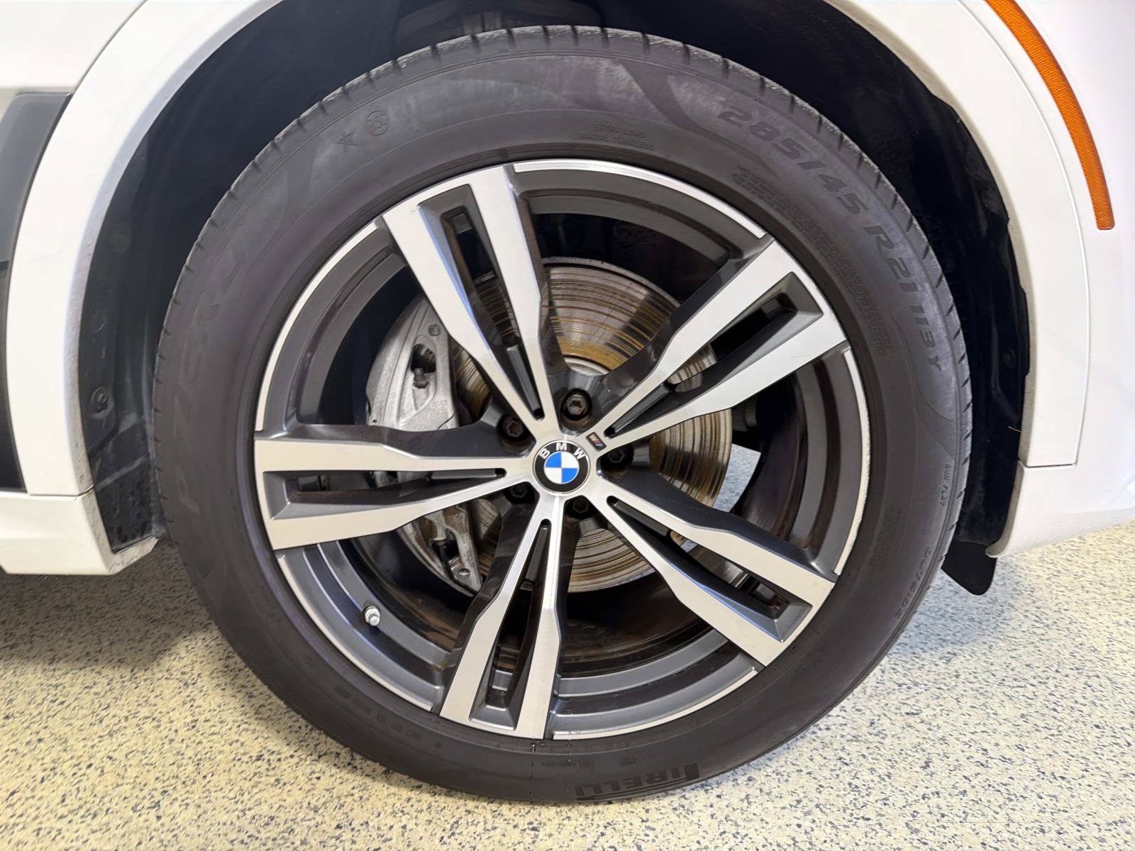 Used 2021 BMW X7 xDrive40i w/ M Sport Package AWD/4WD image 9