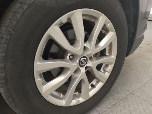Used 2018 Nissan Rogue SV FWD image 31