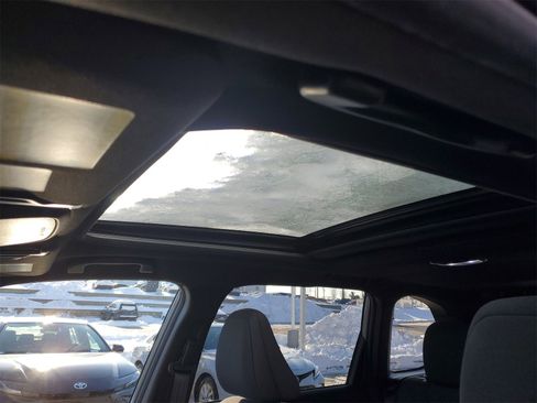 Used 2025 Subaru Forester Premium image 19