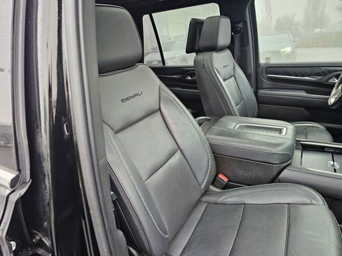 Used 2021 GMC Yukon Denali w/ Denali Premium Package image 13