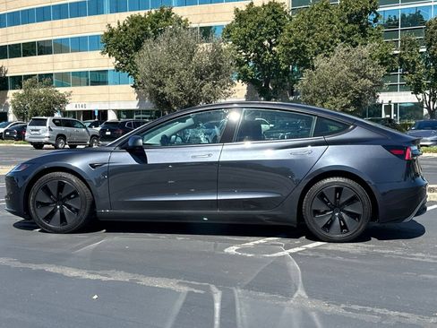 Used 2024 Tesla Model 3 Standard Range RWD image 7