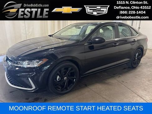 Used 2025 Volkswagen Jetta SE w/ Sunroof Package FWD image 1