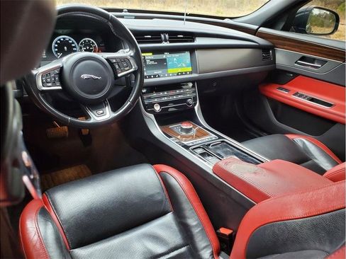 Used 2018 Jaguar XF First Edition AWD/4WD image 33
