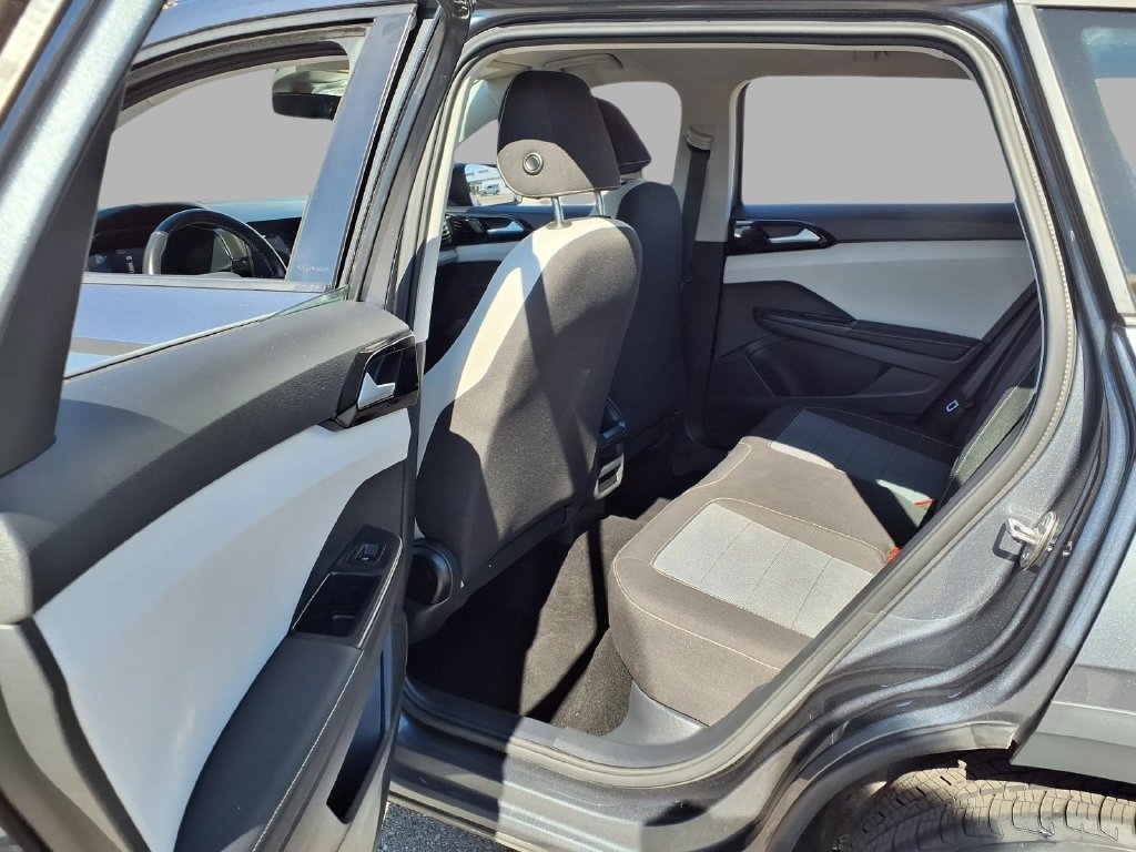 Used 2025 Volkswagen Taos S AWD/4WD image 24