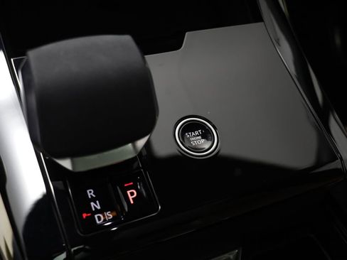 Certified 2025 Land Rover Range Rover Sport SE AWD/4WD image 12