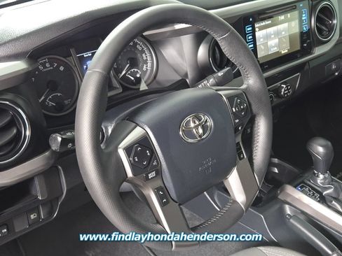 Used 2019 Toyota Tacoma SR5 AWD/4WD image 24