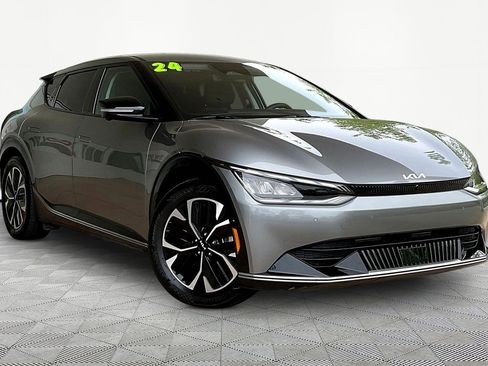 Used 2024 Kia EV6 Wind w/ Wind Technology Package AWD/4WD image 3