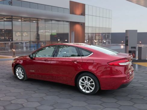 Used 2019 Ford Fusion SE image 5