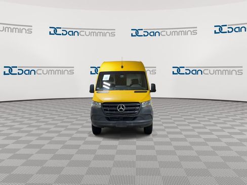 Used 2020 Mercedes-Benz Sprinter 2500 image 3