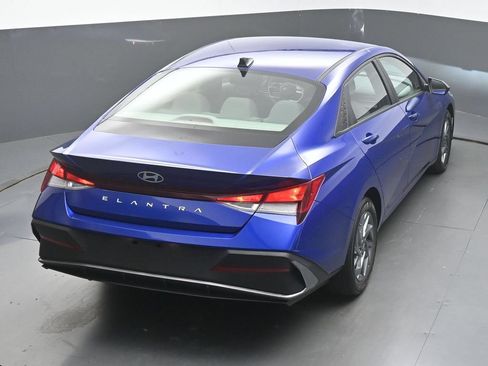 Used 2024 Hyundai Elantra SEL FWD image 44