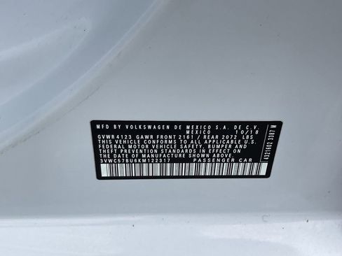 Used 2019 Volkswagen Jetta SE w/ Cold Weather Package FWD image 32