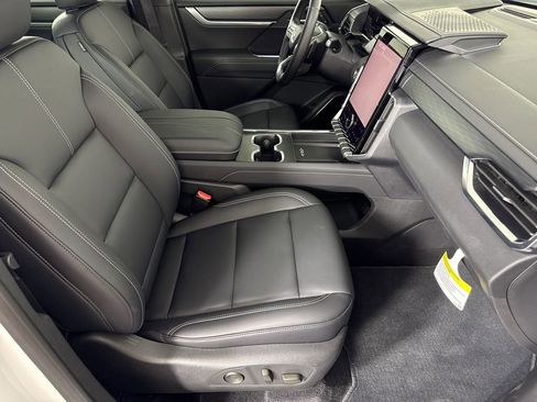 New 2025 GMC Acadia Elevation w/ Elevation Premium Package image 11