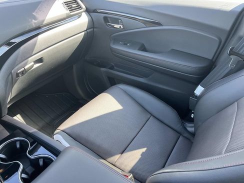 Used 2025 Honda Ridgeline Black Edition image 13