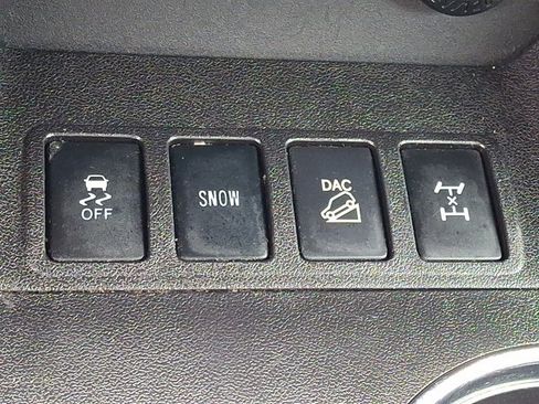 Used 2018 Toyota Highlander LE w/ Protection Package #3 AWD/4WD image 23