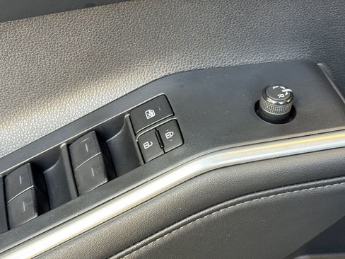 Certified 2024 Toyota Highlander XLE FWD image 15