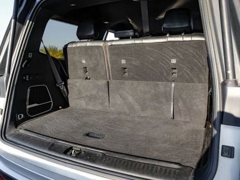 Used 2022 Jeep Wagoneer Series II w/ Rear Seat Video Group 1 image 60