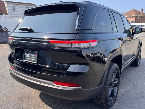 New 2026 Jeep Grand Cherokee Limited w/ Limited Altitude Package AWD/4WD image 7