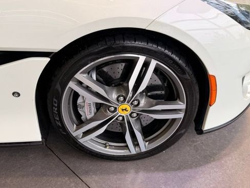Used 2019 Ferrari Portofino RWD image 36