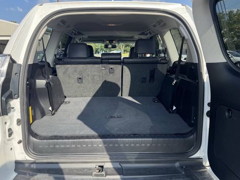 Used 2016 Lexus GX 460 w/ Comfort Package AWD/4WD image 22