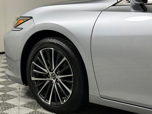 Used 2025 Lexus ES 350 w/ Premium Package FWD image 15