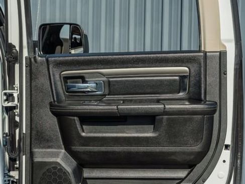 Used 2018 RAM 2500 Laramie w/ Sport Appearance Group image 40