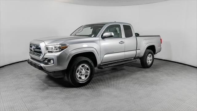 Used 2017 Toyota Tacoma SR5 RWD image 2