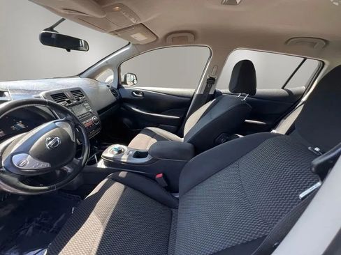 Used 2014 Nissan Leaf S FWD image 10