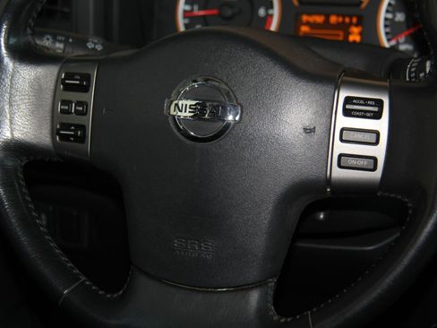 Used 2008 Nissan Titan SE AWD/4WD image 12