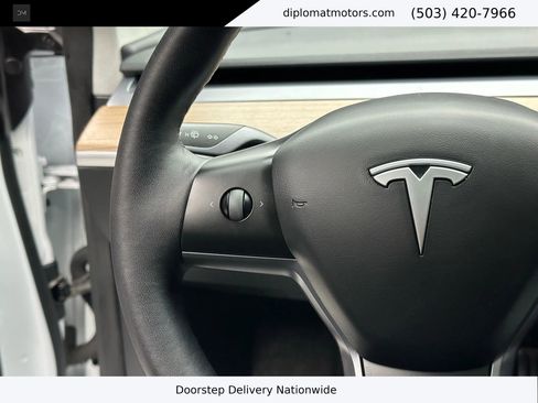 Used 2022 Tesla Model 3 Performance image 33