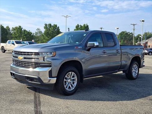 Used 2021 Chevrolet Silverado 1500 LT AWD/4WD image 3