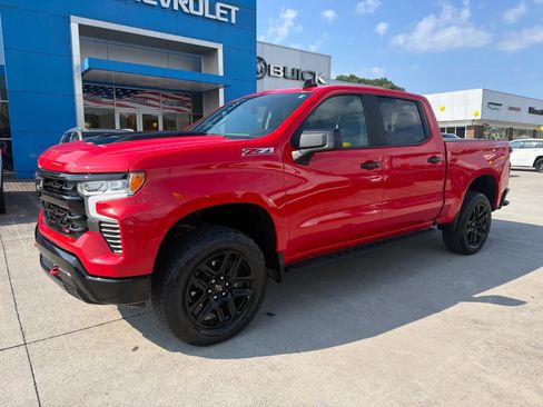 Used 2024 Chevrolet Silverado 1500 LT Trail Boss w/ Convenience Package II AWD/4WD image 5