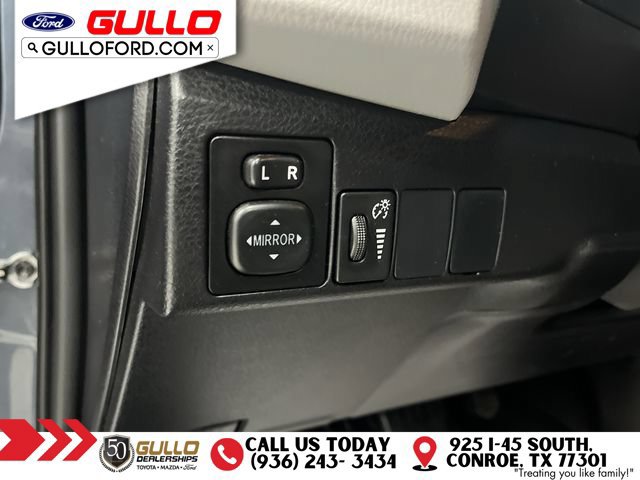 Used 2016 Toyota Corolla LE FWD image 19