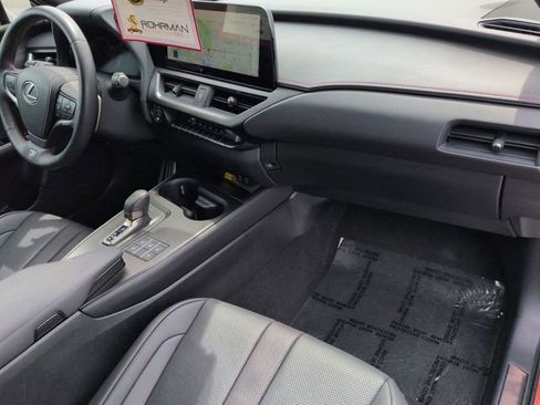 Used 2025 Lexus UX 300h FWD image 31