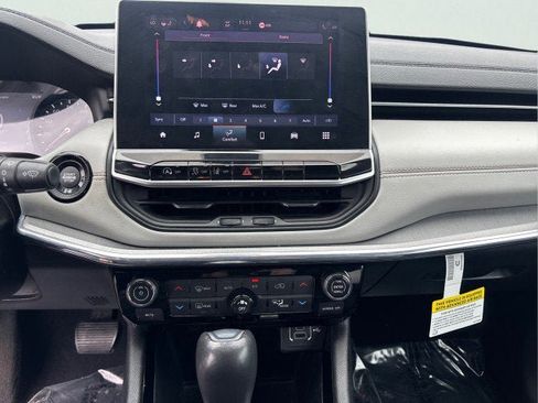 Used 2022 Jeep Compass Limited image 14