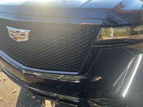 Used 2023 Cadillac Escalade Sport w/ Touring Package image 6