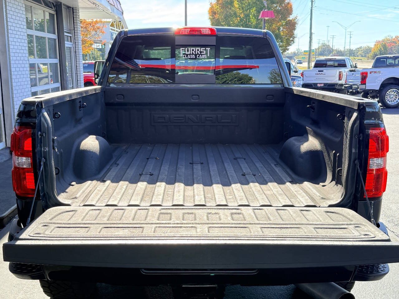 Used 2018 GMC Sierra 2500 Denali w/ Duramax Plus Package AWD/4WD image 10