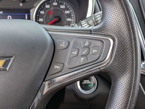 Used 2021 Chevrolet Equinox LT FWD image 24