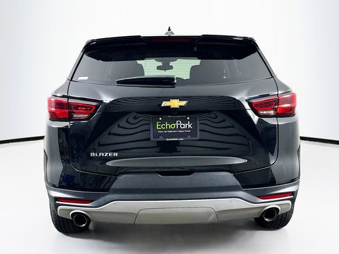 Used 2025 Chevrolet Blazer LT FWD image 7