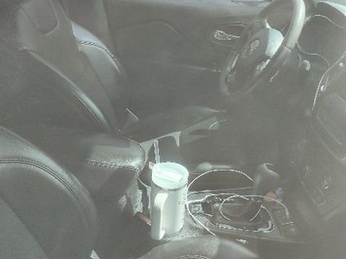 Used 2019 Jeep Cherokee Latitude Plus FWD image 3