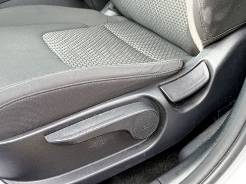 Used 2023 Kia Sportage LX image 19