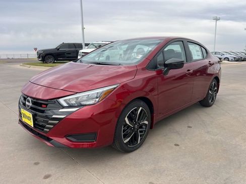 Used 2025 Nissan Versa SR w/ Trunk Package image 3