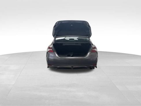 Used 2023 Toyota Camry SE image 6