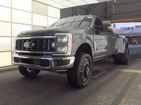 Used 2023 Ford F350 Lariat w/ Lariat Ultimate Package image 3