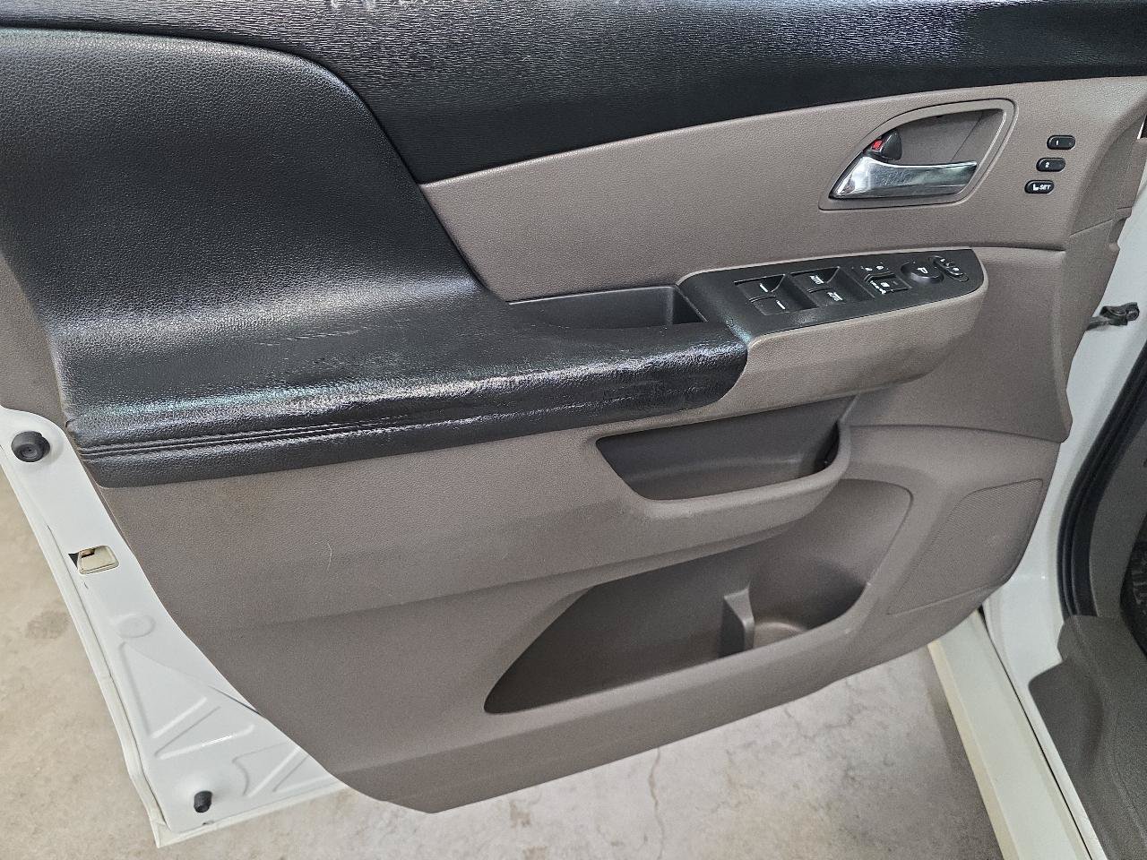 Used 2014 Honda Odyssey Touring image 25