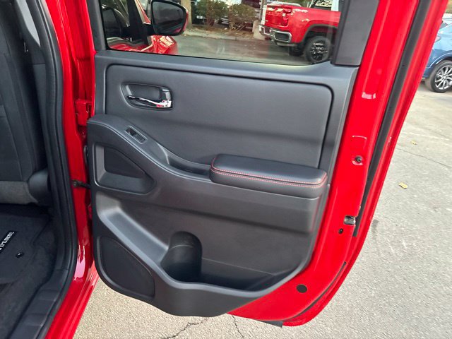 Used 2025 Nissan Frontier PRO-4X AWD/4WD image 26