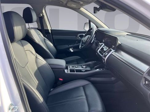 Used 2024 Kia Sorento EX image 17